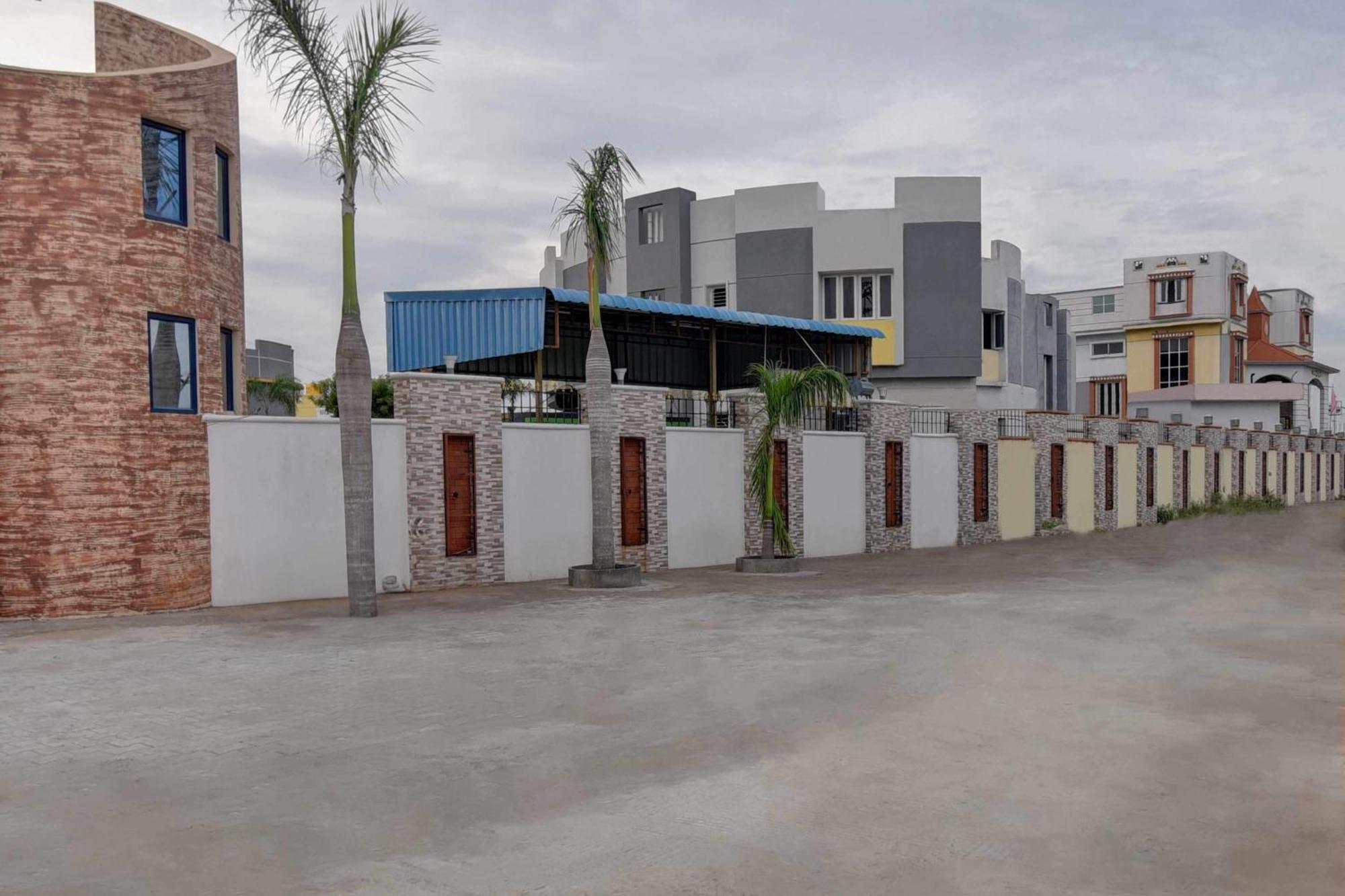 Collectipn O Pradee Queen Resort Chennai Exterior photo